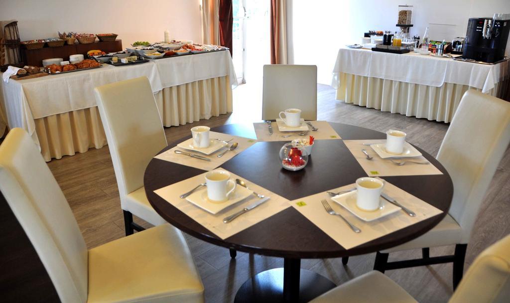 Relais De L'Abbaye Hotel Charlieu Екстериор снимка