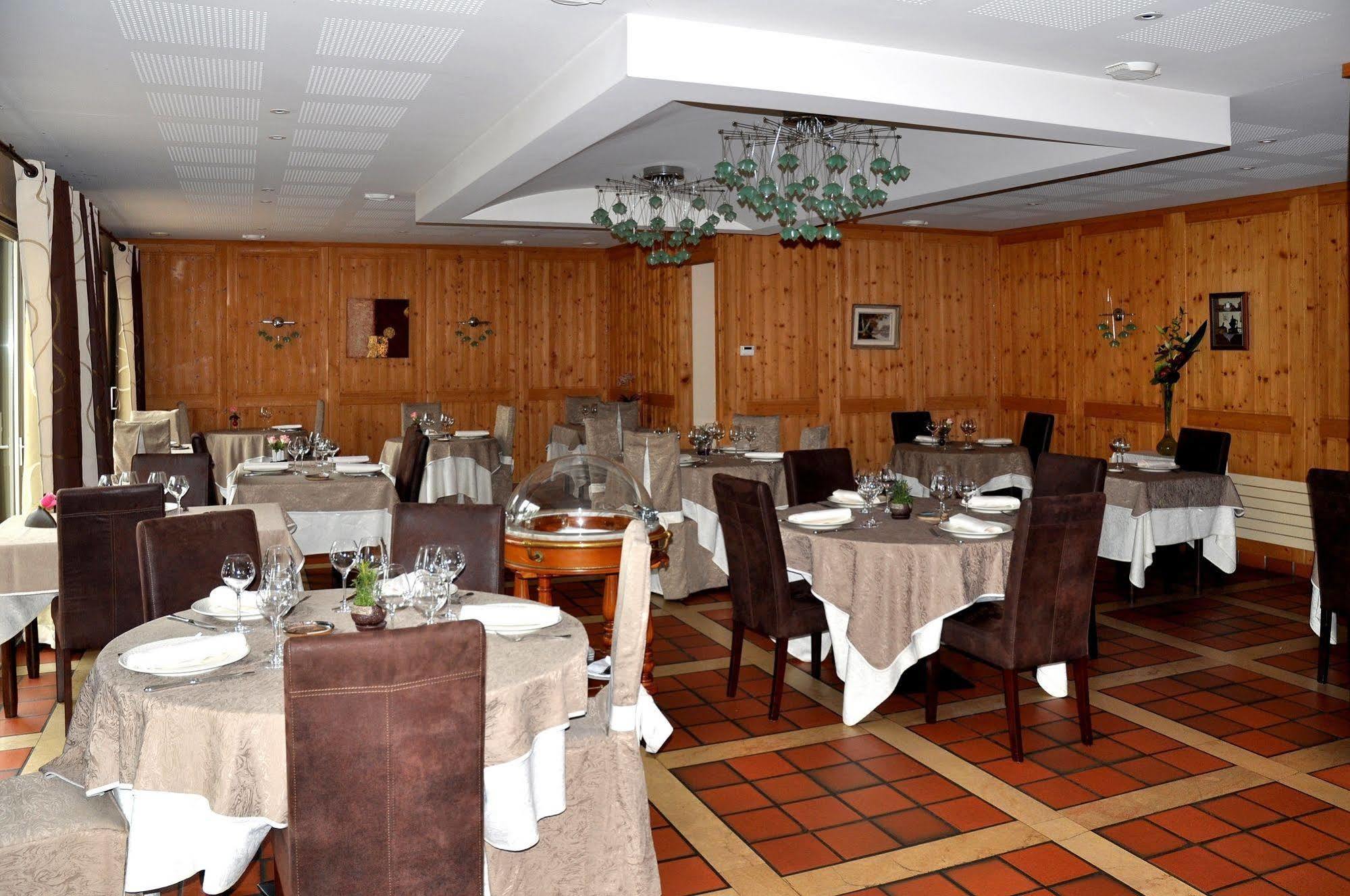 Relais De L'Abbaye Hotel Charlieu Екстериор снимка
