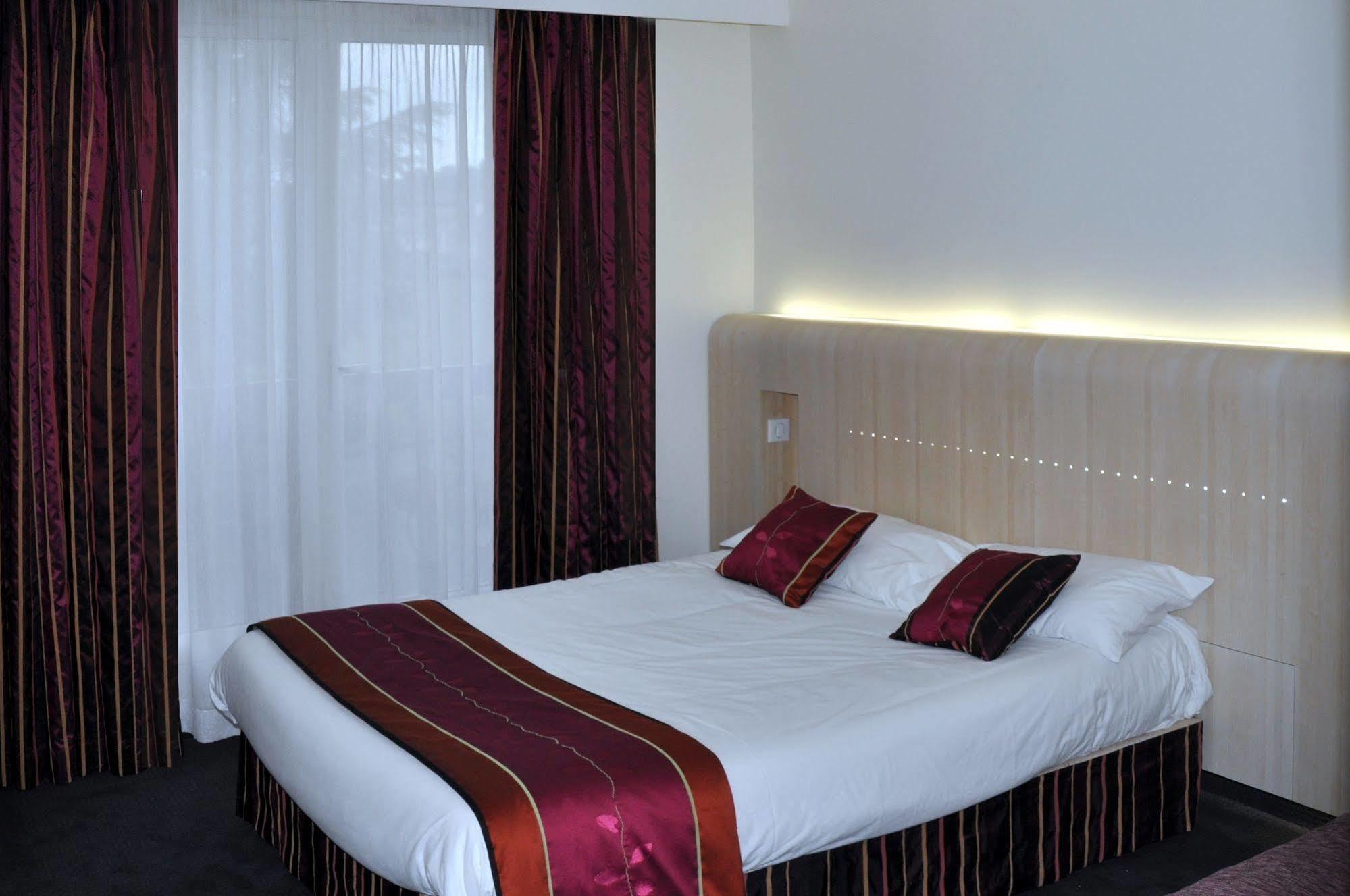 Relais De L'Abbaye Hotel Charlieu Екстериор снимка