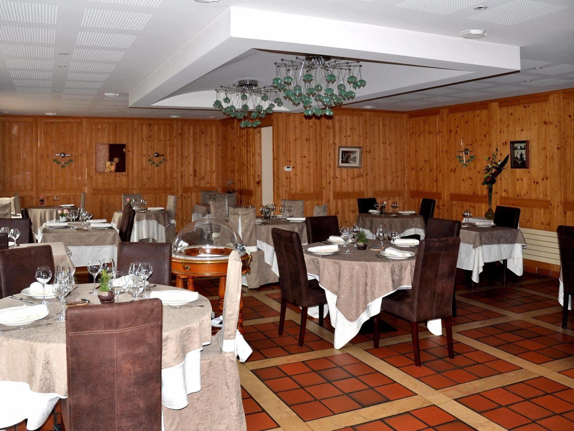 Relais De L'Abbaye Hotel Charlieu Екстериор снимка