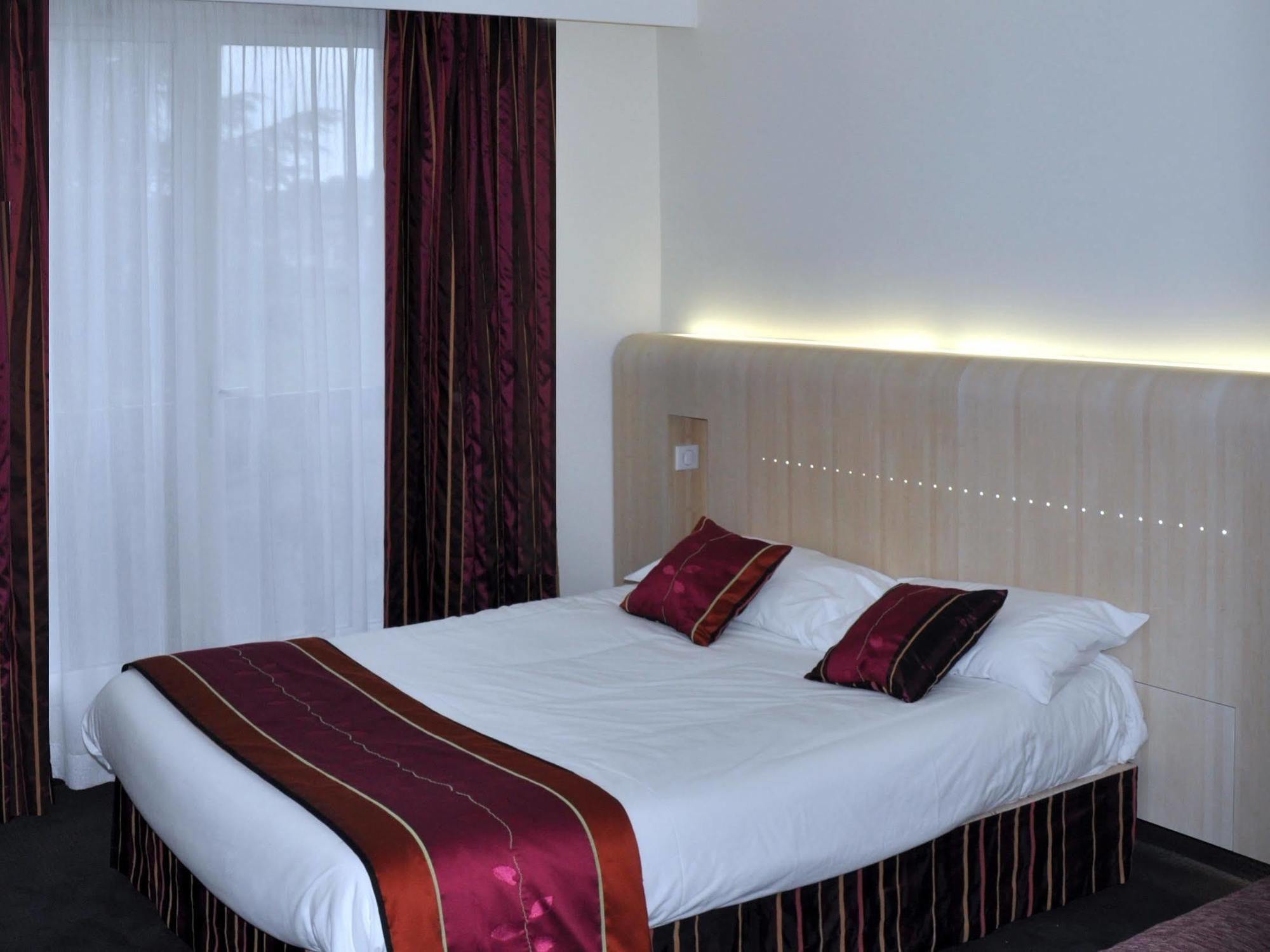 Relais De L'Abbaye Hotel Charlieu Екстериор снимка