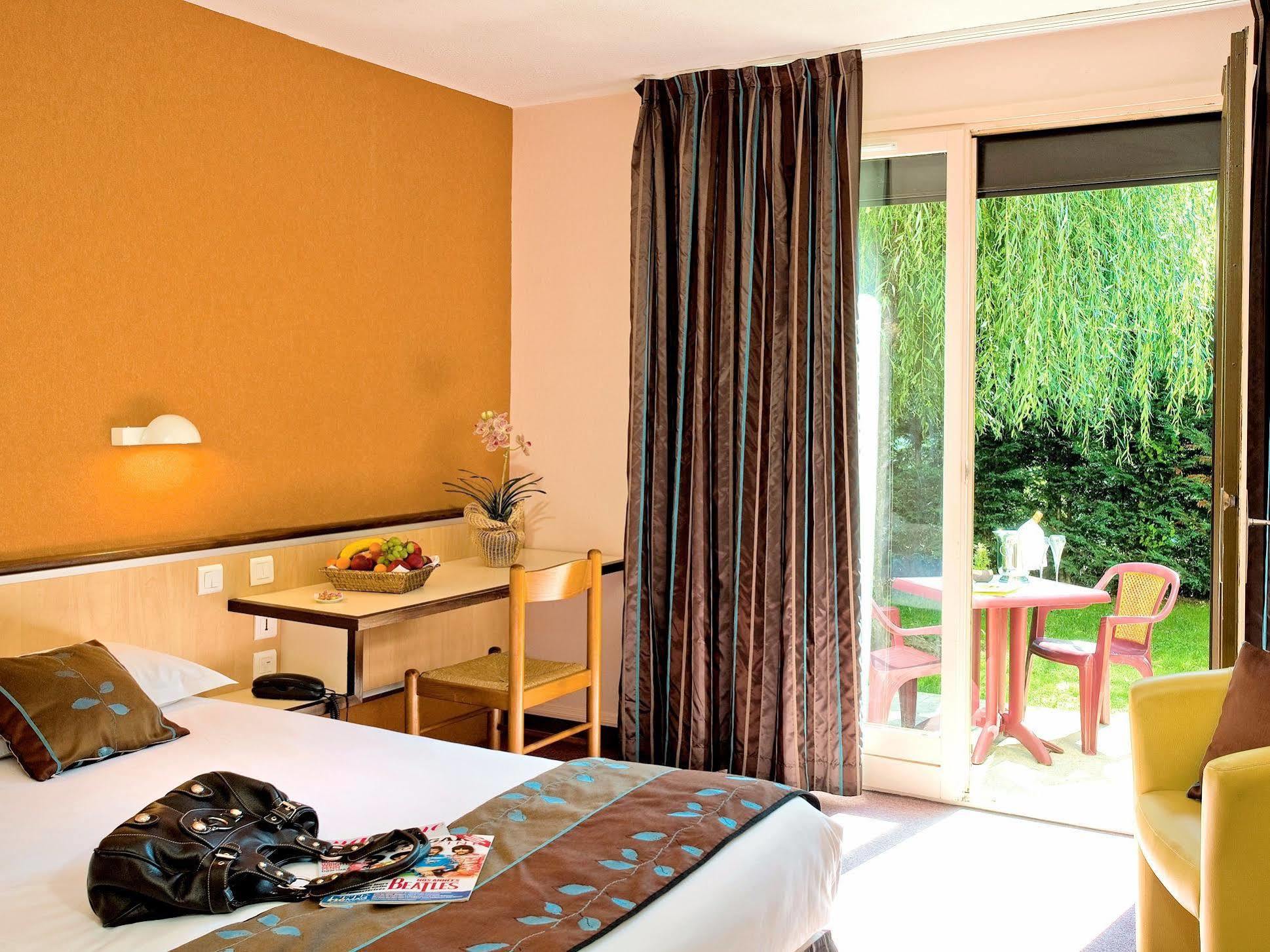 Relais De L'Abbaye Hotel Charlieu Екстериор снимка
